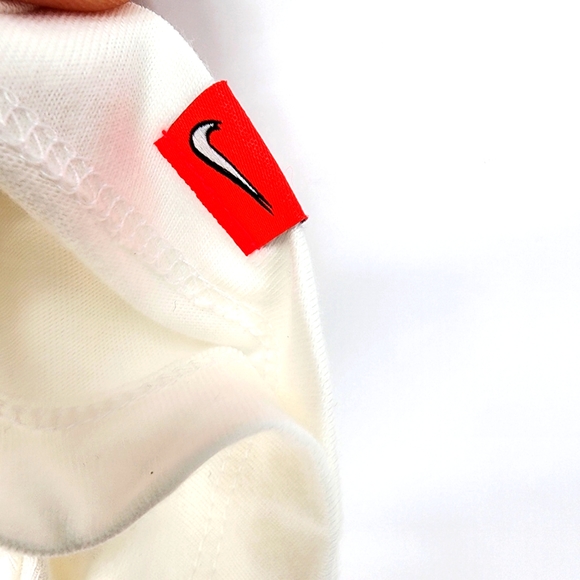 Nike T Shirt. Size L - Picture 4 of 9